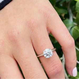 2 CT diamond engagement ring 14K yellow gold